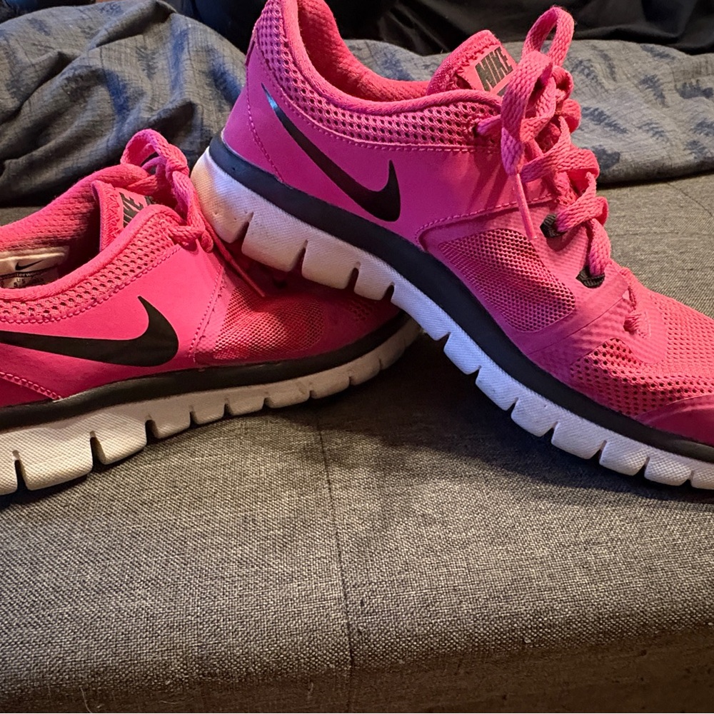 Nike Women's Bright Pink Athletic Shoes